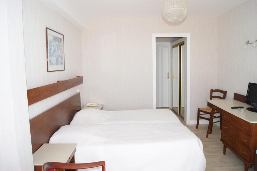 Les Embruns Hotel Royan Quarto foto