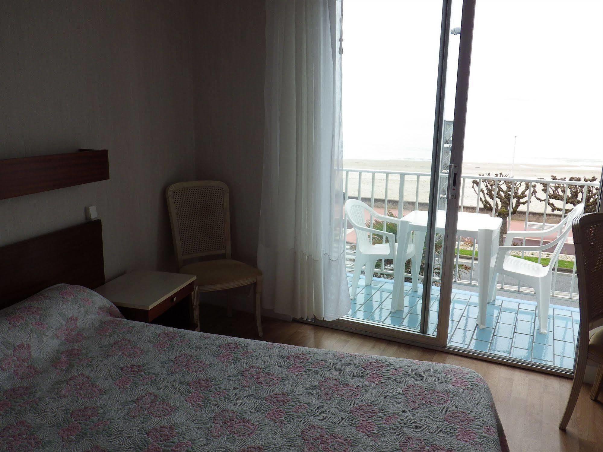 Les Embruns Hotel Royan Exterior foto